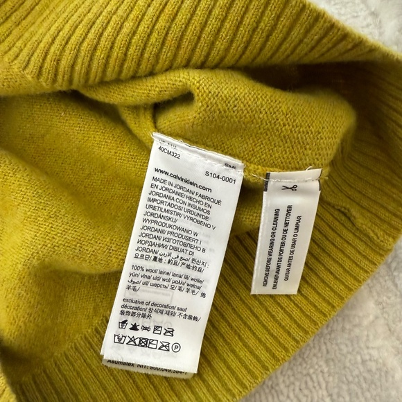 Calvin Klein Wool V-Neck Sweater Size Small - Picture 6 of 7